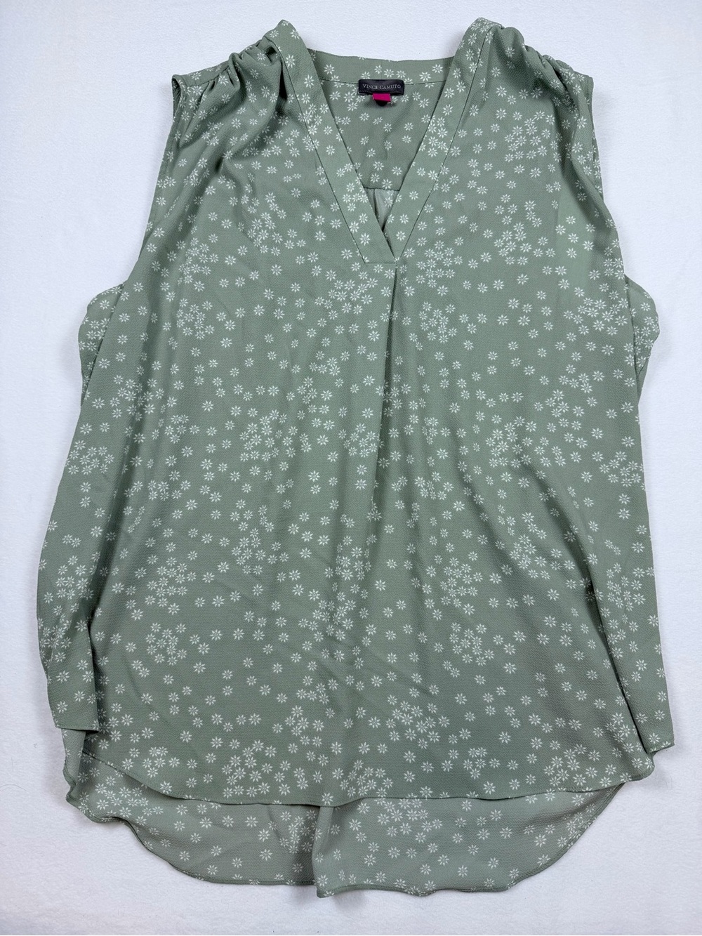 Vince Camuto Sage Green Floral Daisy V-Neck Sleeveless Blouse Top Size 2X - Picture 2 of 7